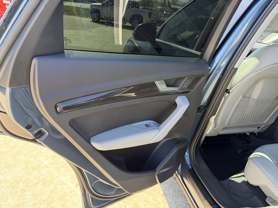 Used 2018 Audi Q5 2.0T Premium Plus w/ Premium Plus Package image 10