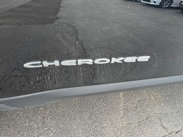 Used 2022 Jeep Cherokee Limited w/ Mopar Interior Package image 49