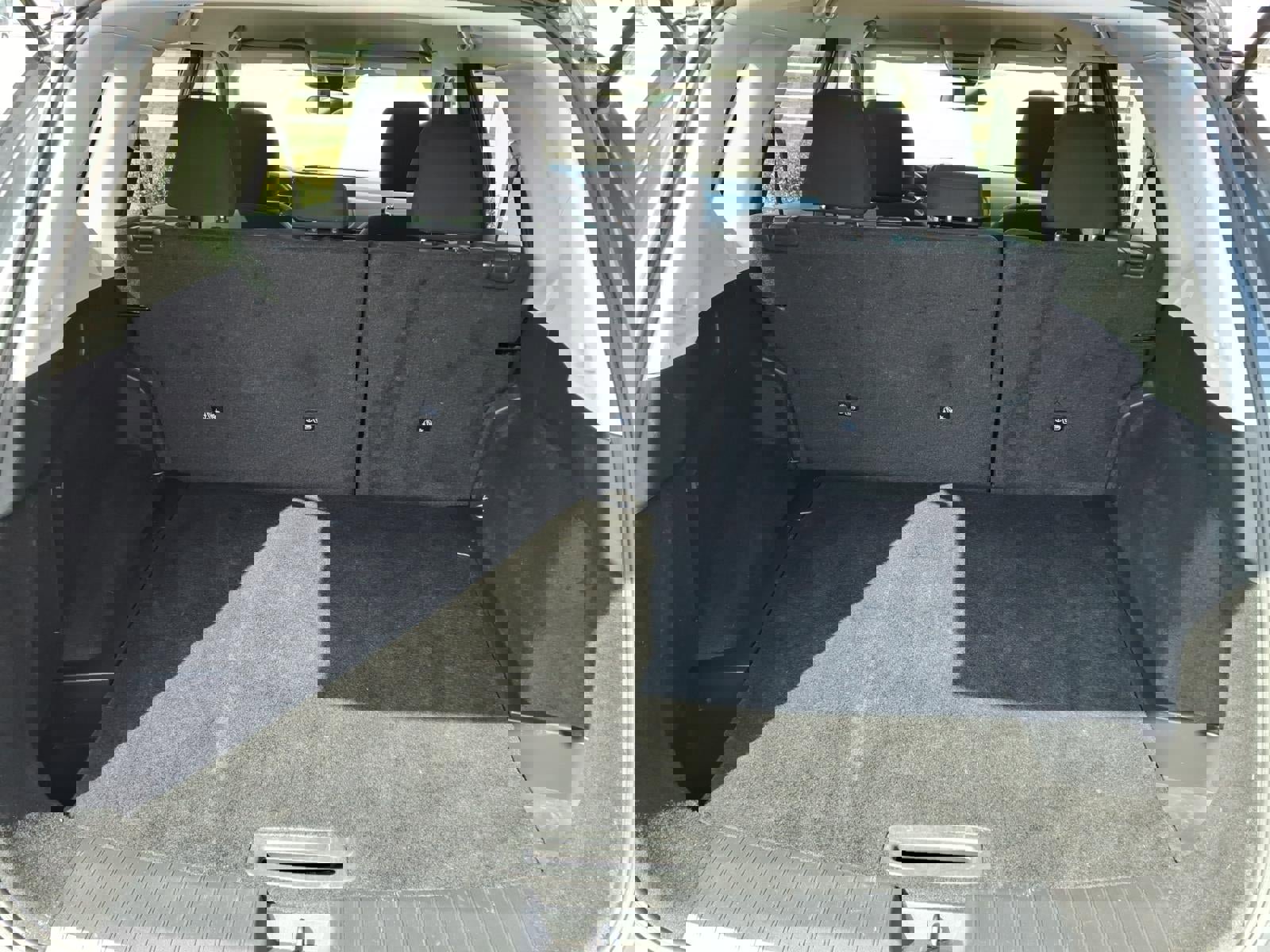 Used 2023 Nissan Rogue S image 19