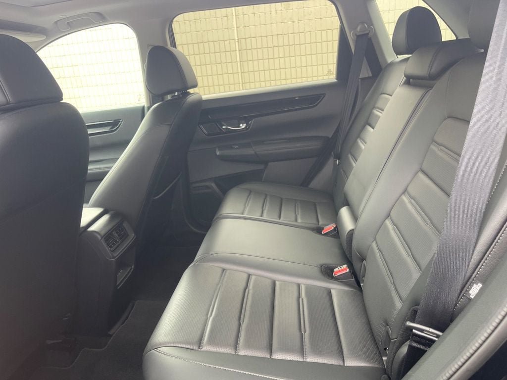 Used 2025 Honda CR-V EX-L image 13