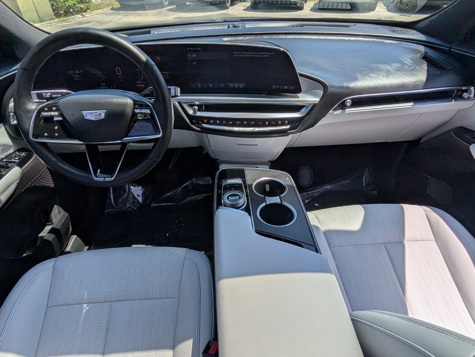 Used 2024 Cadillac Lyriq Luxury w/ LPO, Floor Liner Package RWD image 13