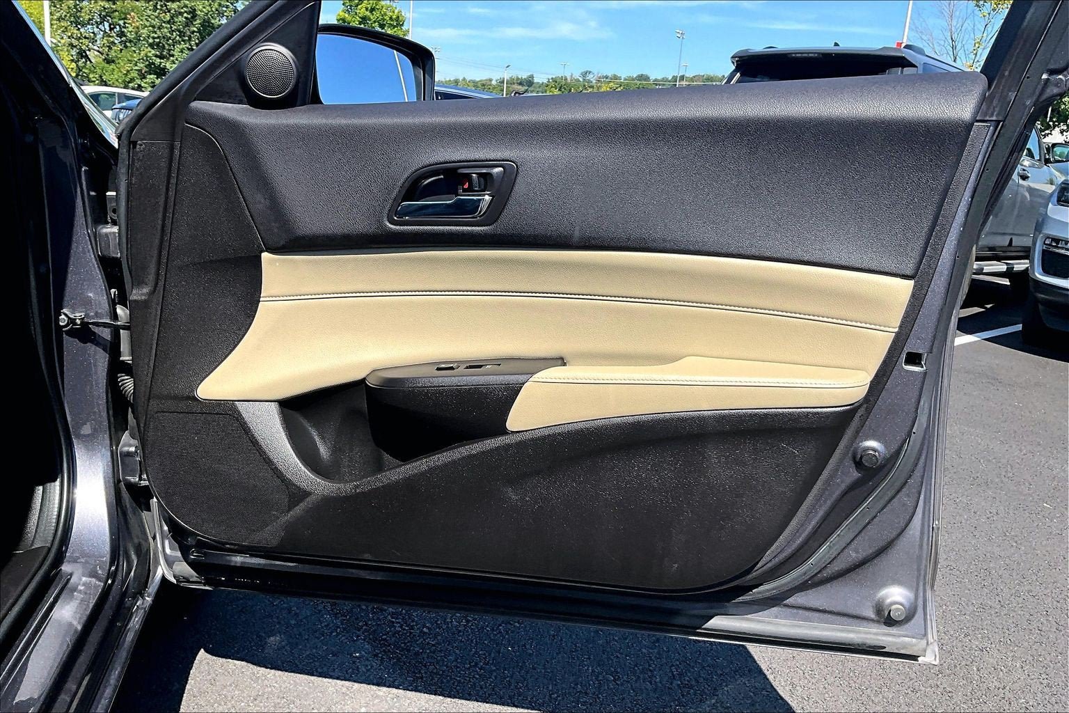 Used 2015 Acura ILX w/ Technology Package FWD image 22
