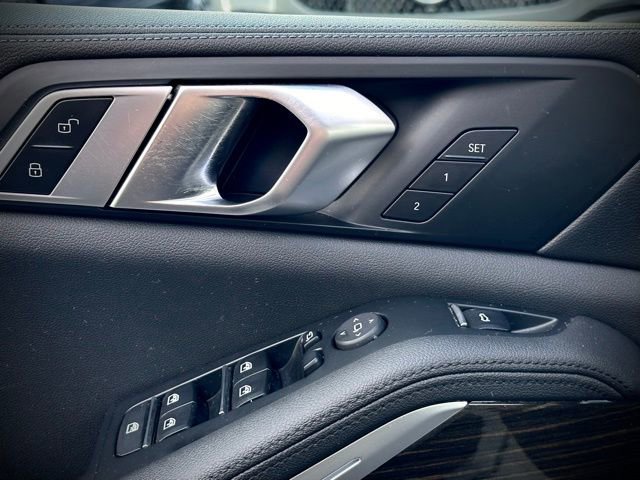 Used 2020 BMW X5 xDrive40i w/ Parking Assistance Package image 26