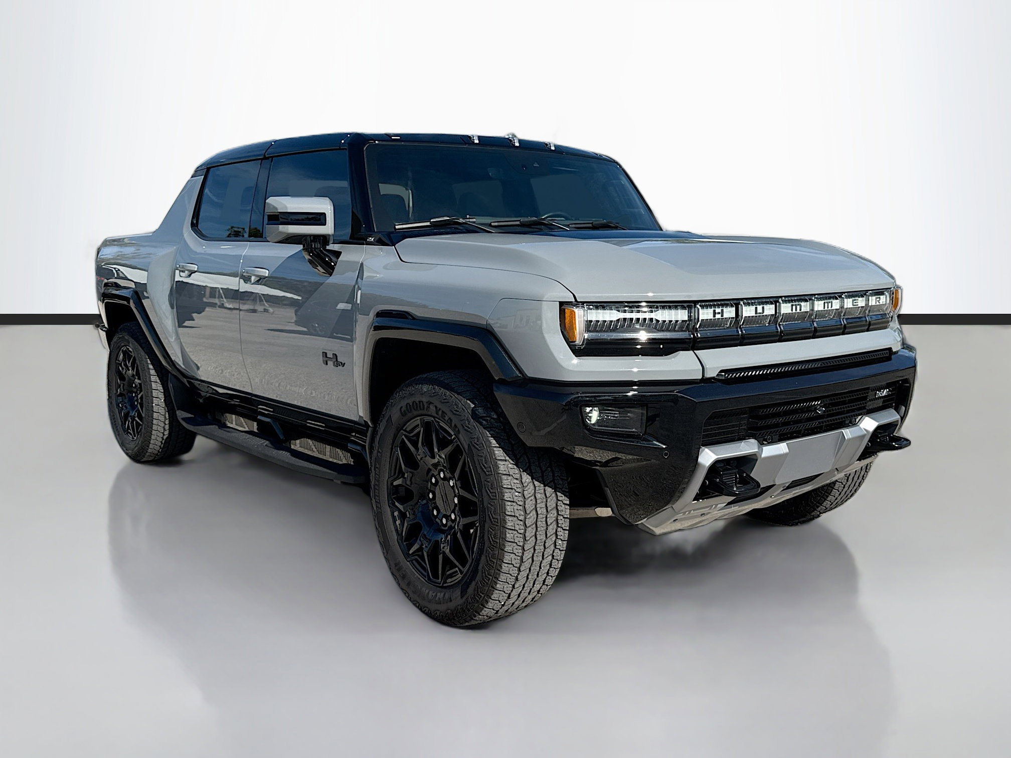 Used 2025 GMC Hummer EV 2X w/ LPO, Dark Essentials Package image 7