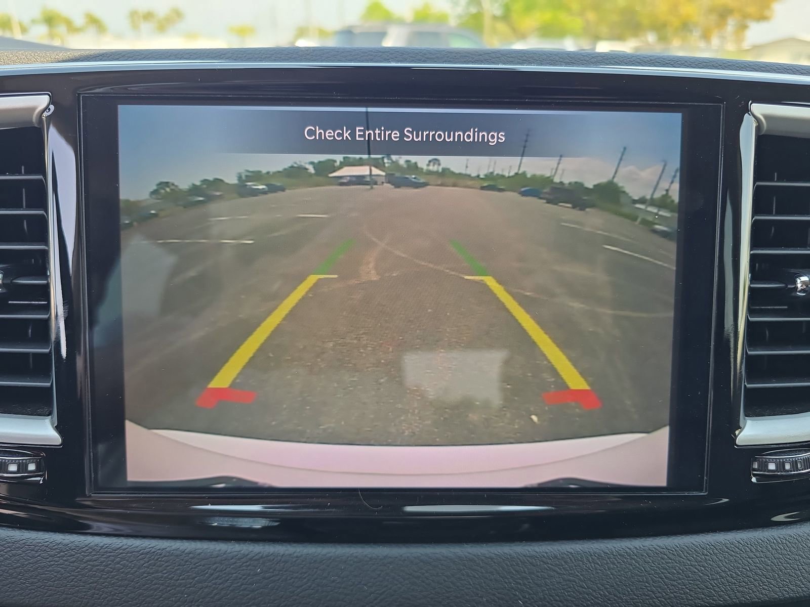 Used 2023 Chrysler Pacifica Touring-L image 19