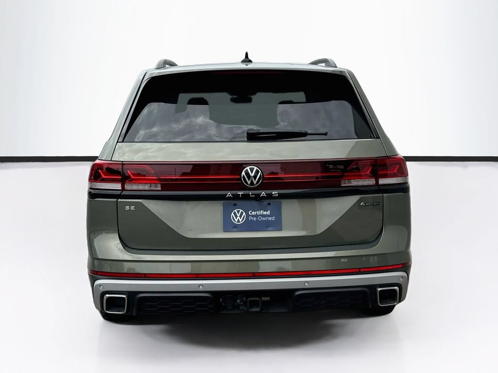 Used 2025 Volkswagen Atlas Peak Edition SE AWD/4WD image 6