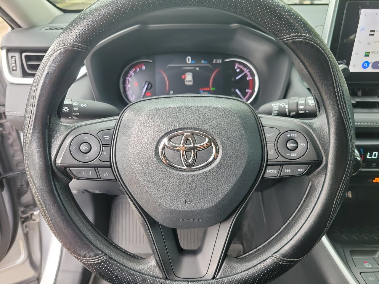 Used 2024 Toyota RAV4 XLE w/ Convenience Package FWD image 19