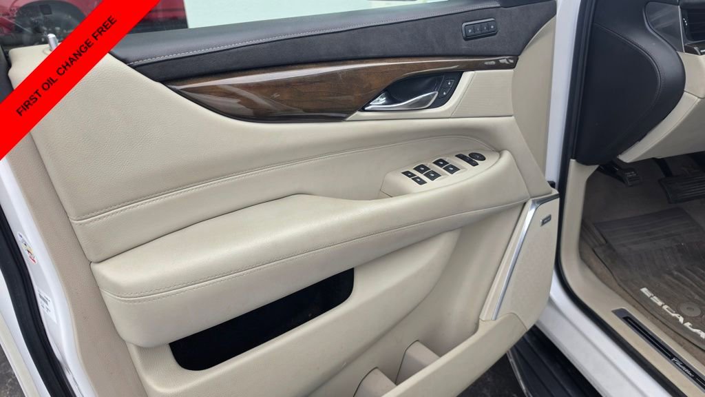 Used 2020 Cadillac Escalade ESV Luxury image 3