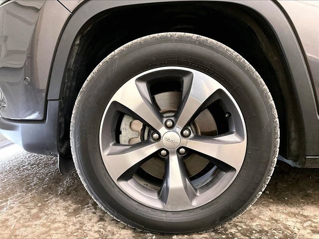 Used 2019 Jeep Cherokee Limited w/ Technology Group AWD/4WD image 9