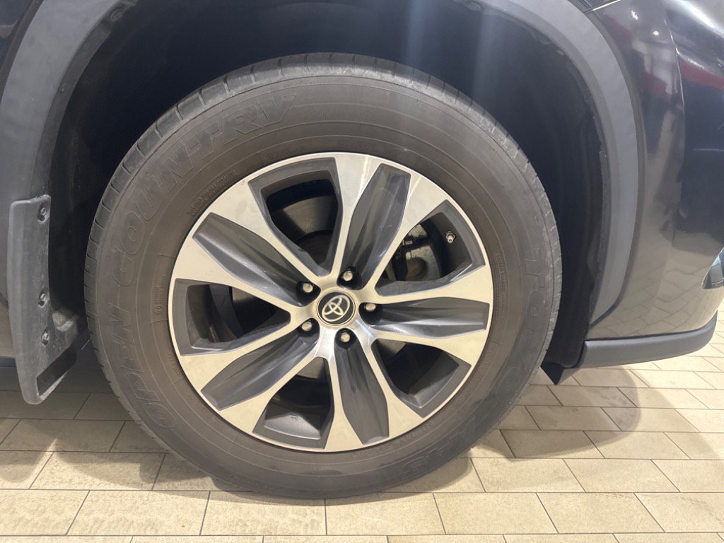 Used 2024 Toyota Highlander XLE image 45