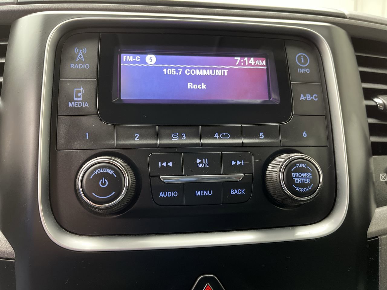 Used 2018 RAM 1500 Express AWD/4WD image 17