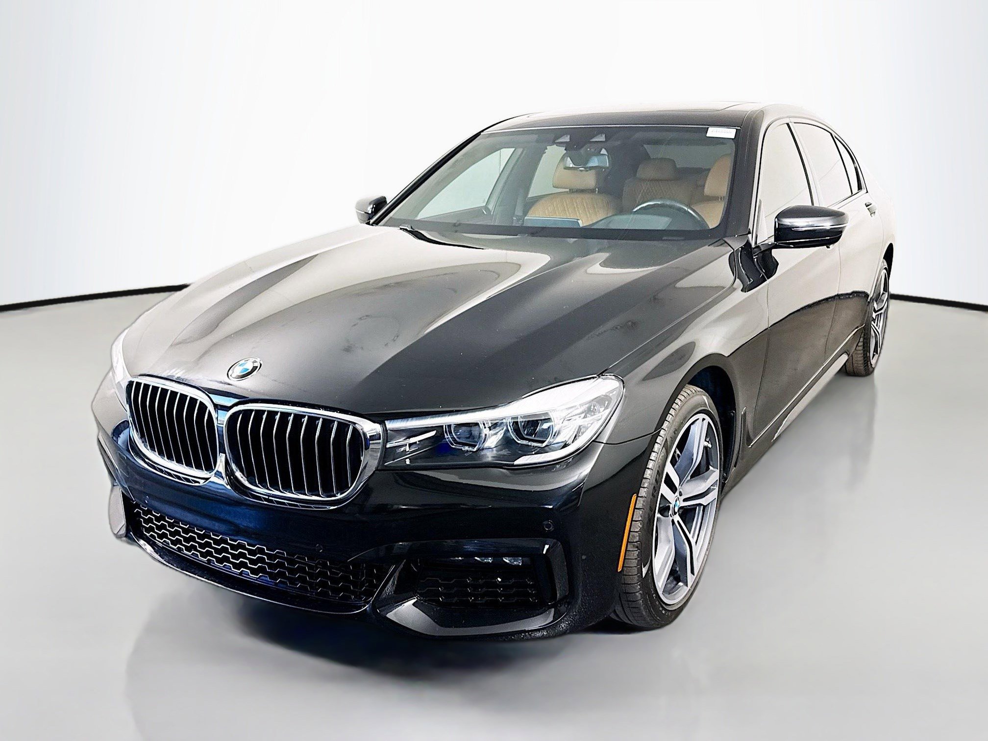 Used 2019 BMW 740i w/ Executive Package image 4