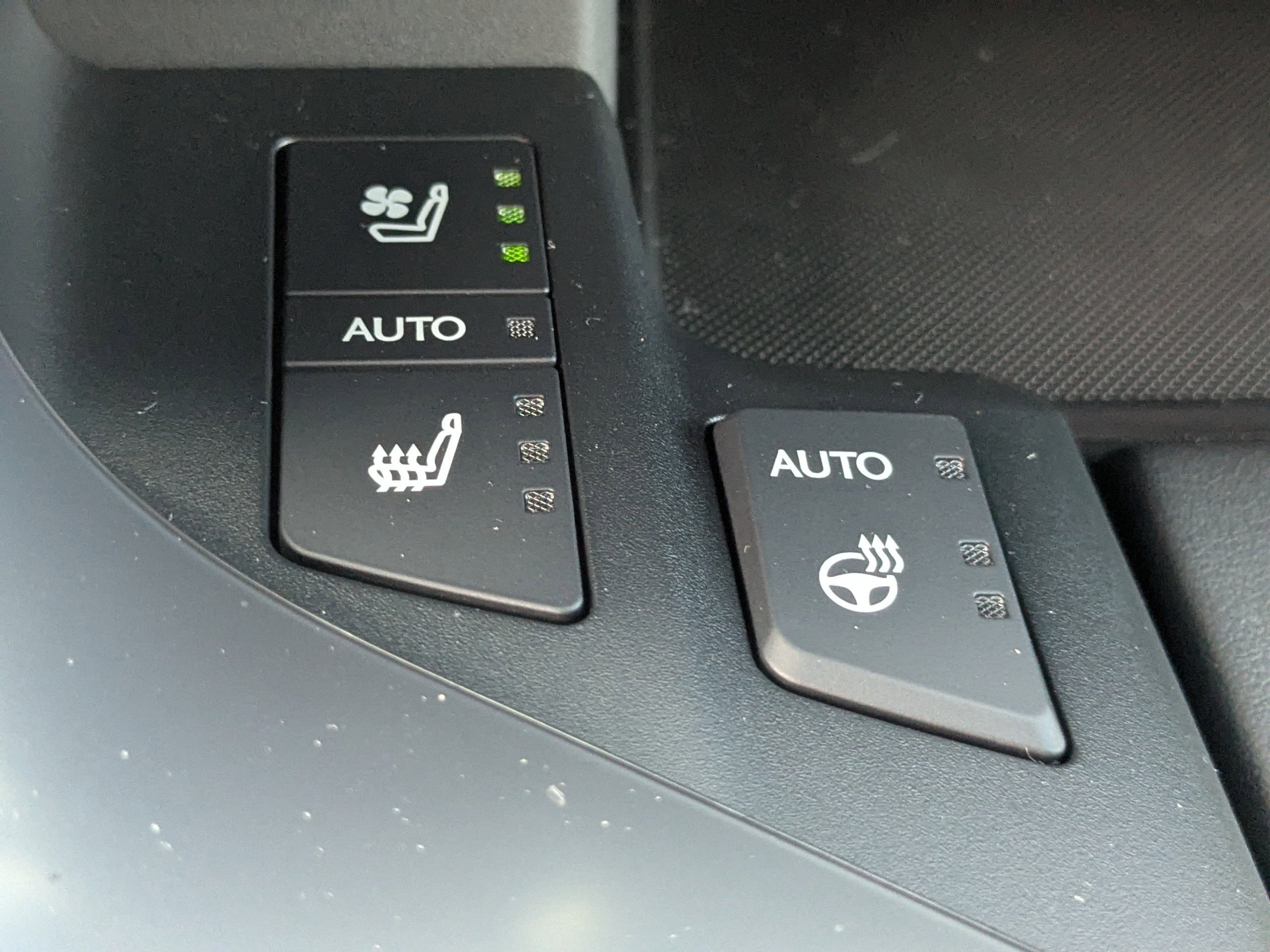 New 2025 Lexus LX 700h Luxury w/ Appearance Package image 23
