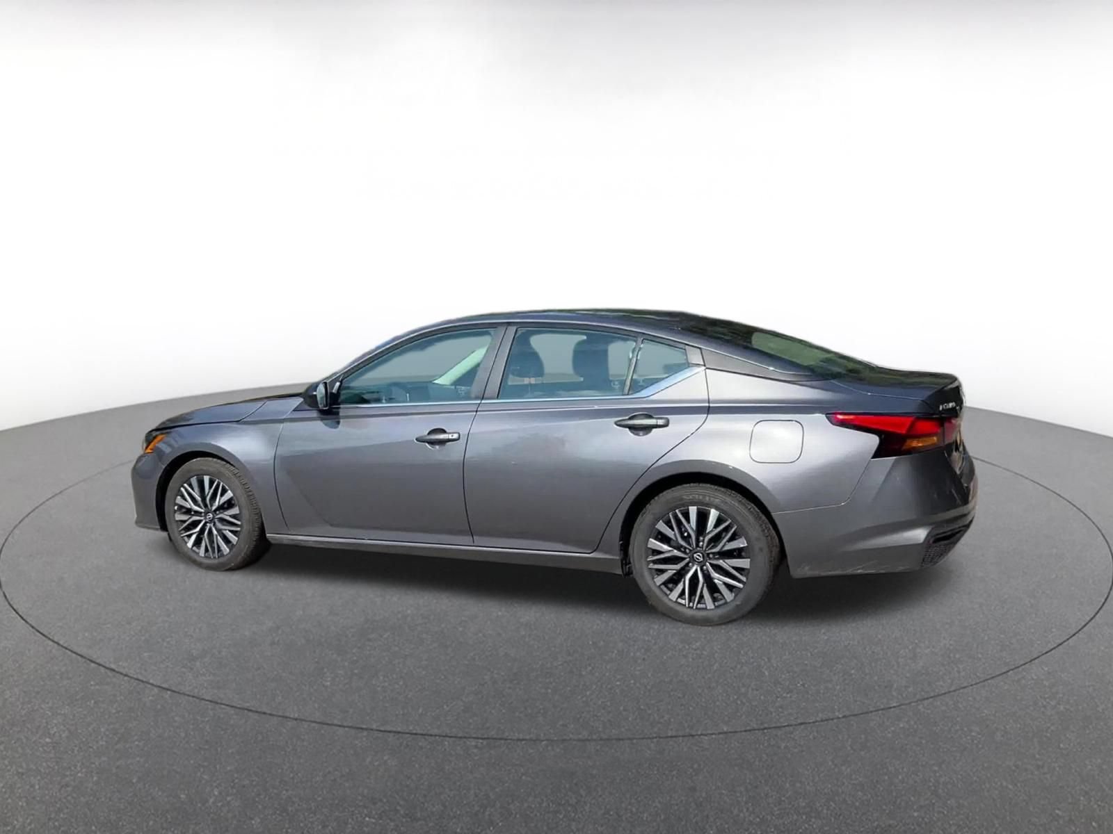 Used 2026 Nissan Altima 2.5 SV FWD image 11