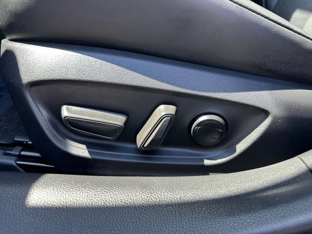 Used 2024 Toyota Prius XLE FWD image 18