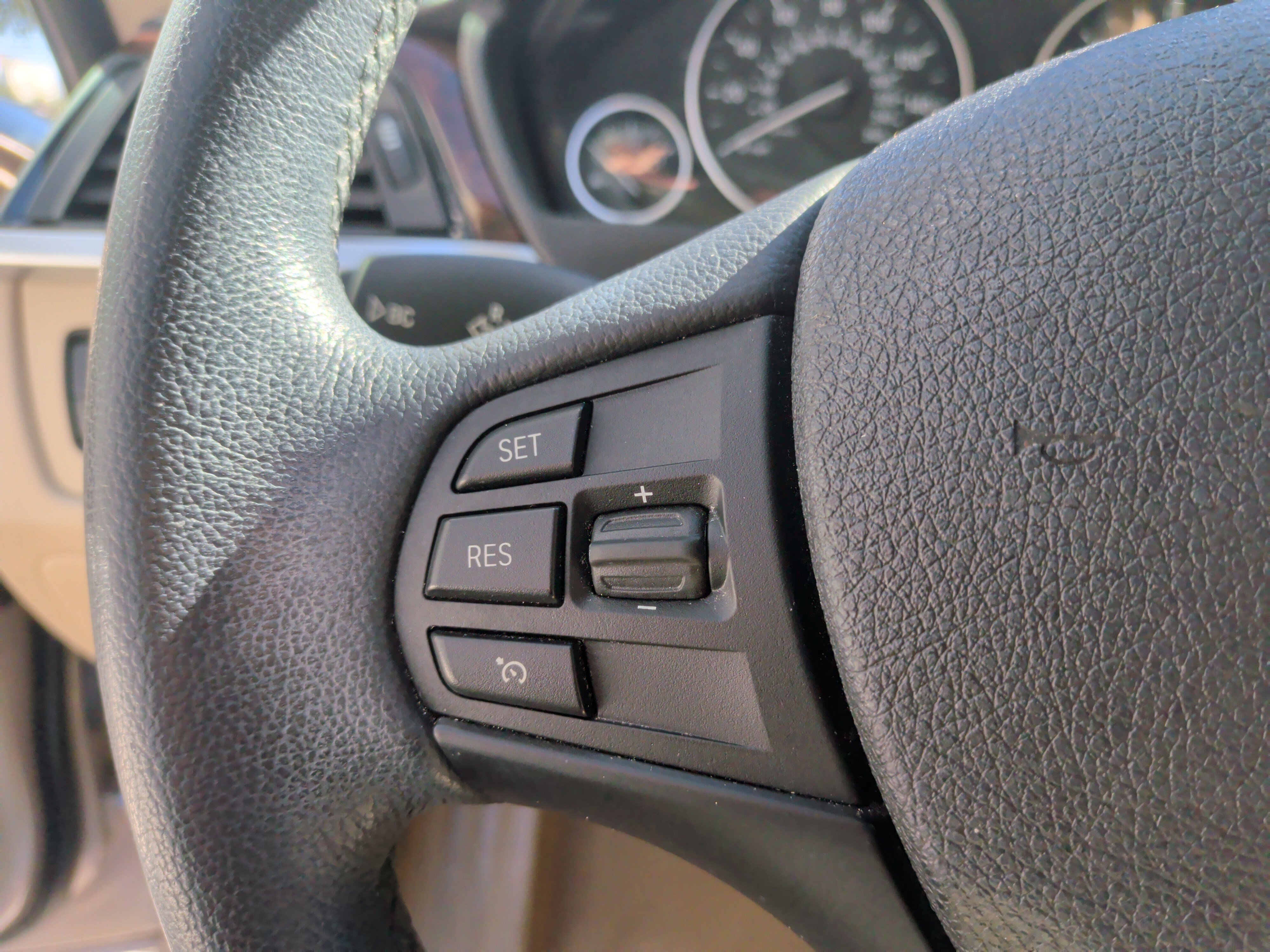 Used 2014 BMW 320i Sedan image 19