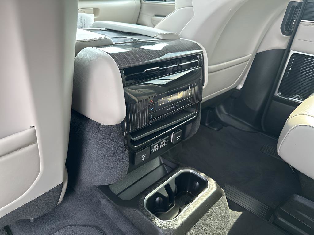 Used 2022 Jeep Wagoneer Series III w/ Premium Group I image 21