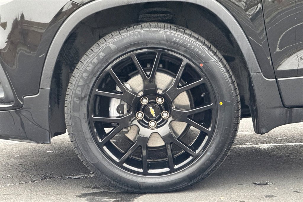 Used 2022 Chevrolet Trax LT w/ Midnight Edition image 14