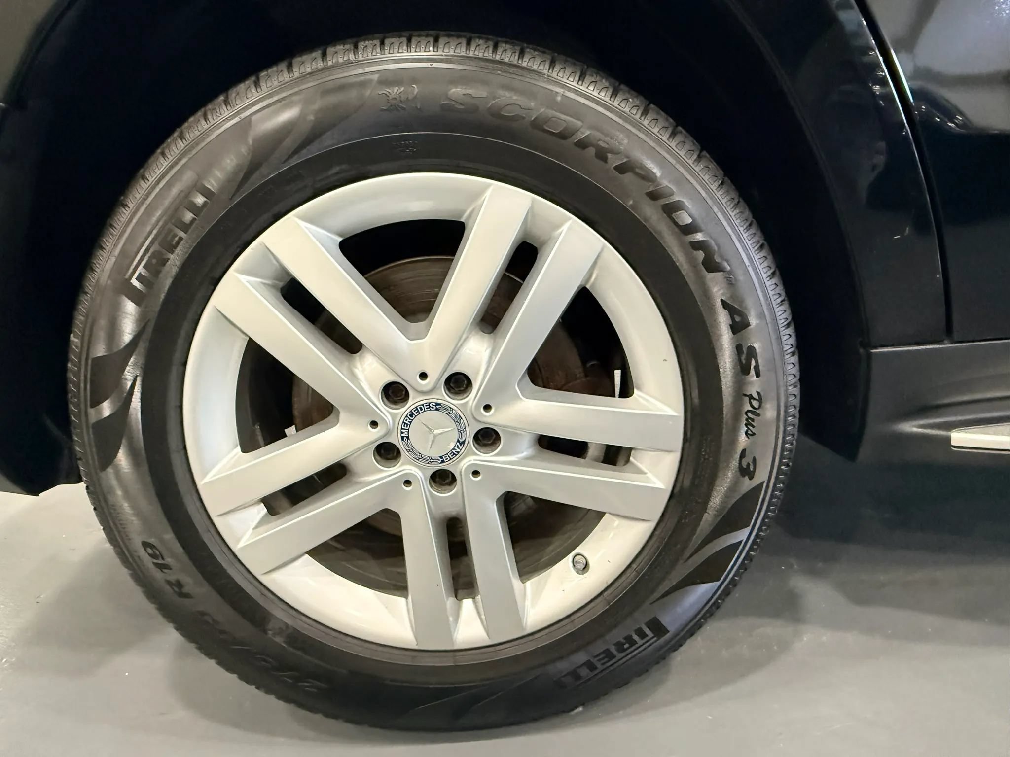 Used 2014 Mercedes-Benz GL 450 4MATIC image 38