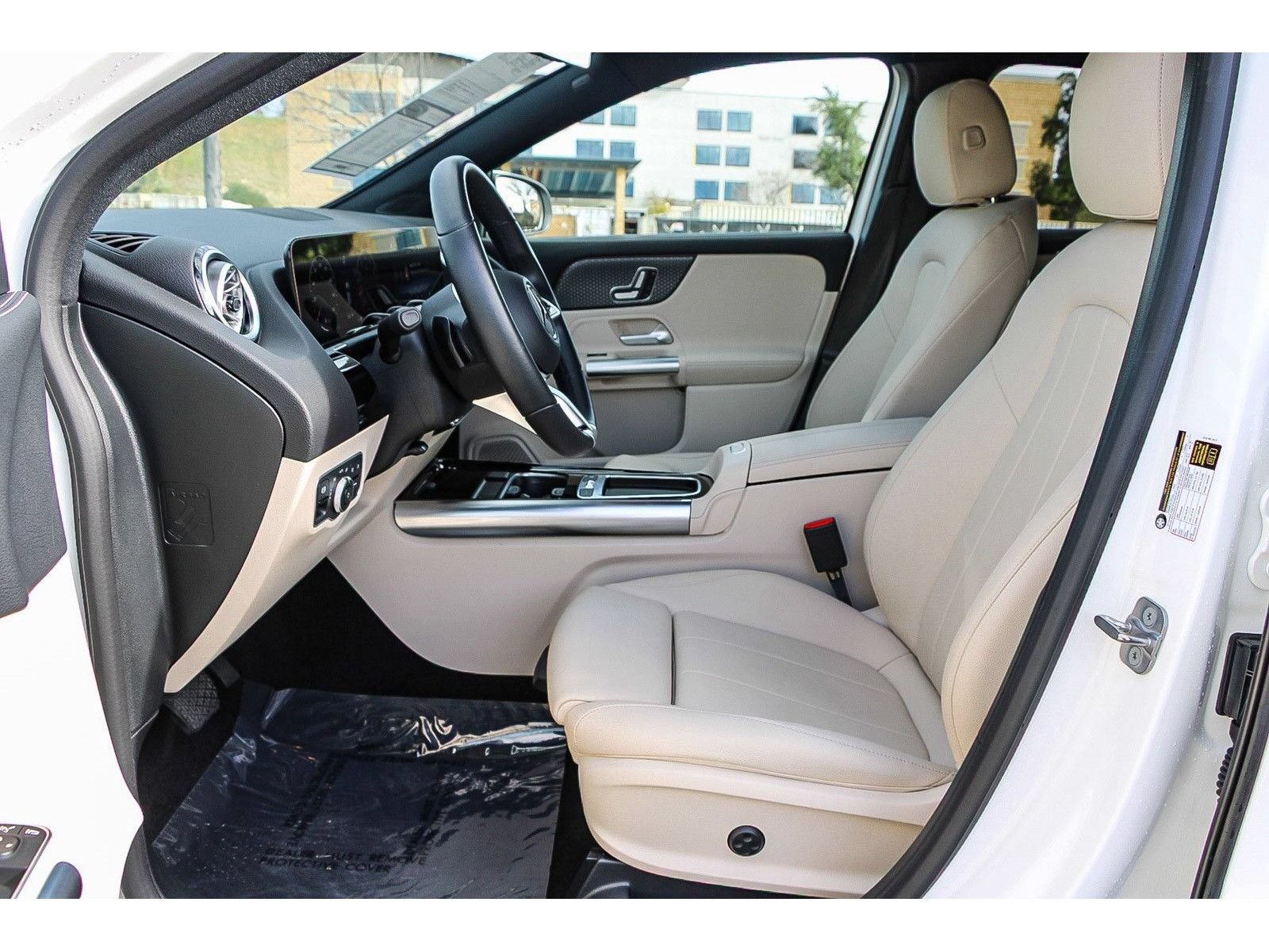 Used 2025 Mercedes-Benz GLA 250 image 16