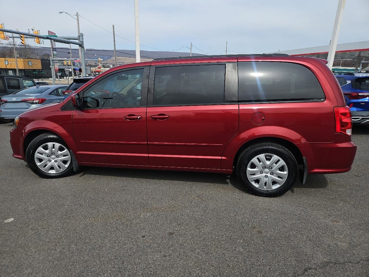 Used 2014 Dodge Grand Caravan SXT image 6