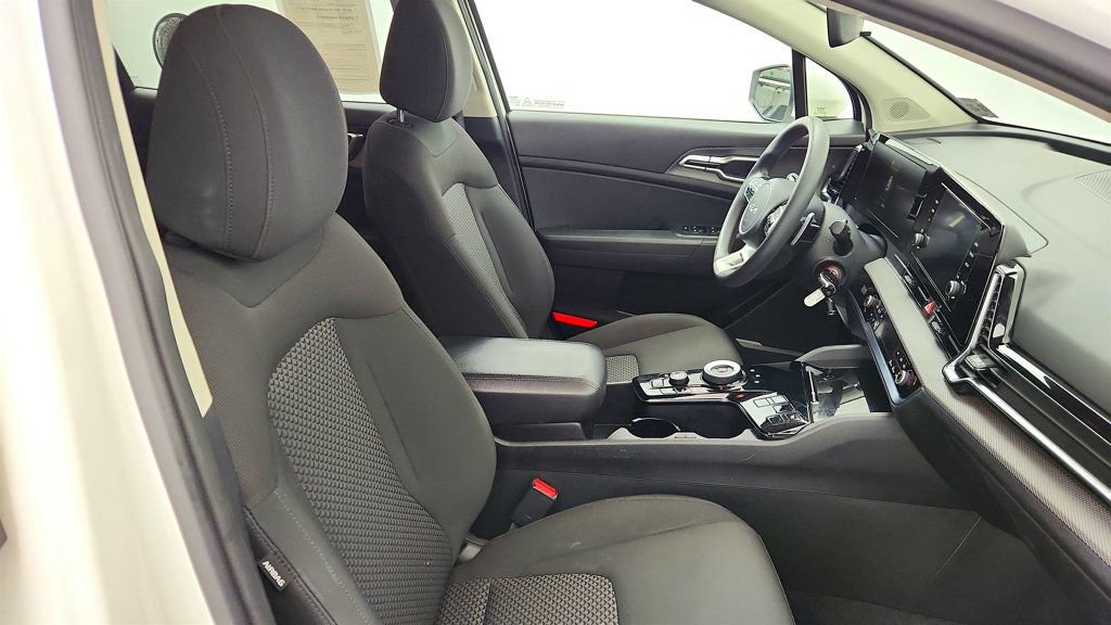 Used 2023 Kia Sportage LX AWD/4WD image 18
