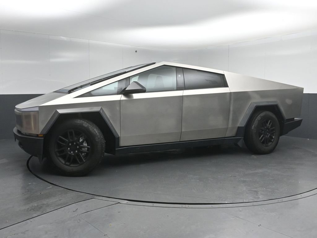 Used 2024 Tesla Cybertruck AWD Crew Cab image 4