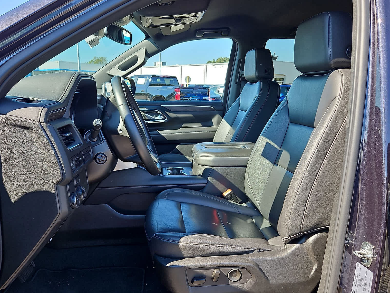 Used 2024 Chevrolet Tahoe LT w/ Luxury Package RWD image 24