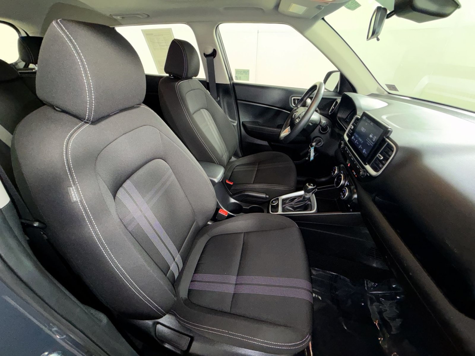 Used 2023 Hyundai Venue SEL FWD image 26