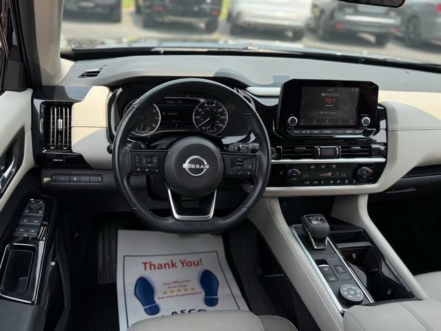 Used 2022 Nissan Pathfinder SV image 4