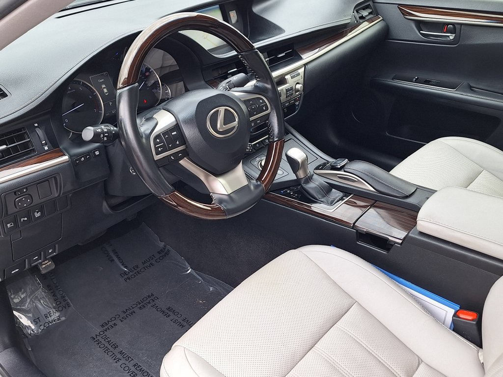 Used 2017 Lexus ES 350 w/ Luxury Package FWD image 10