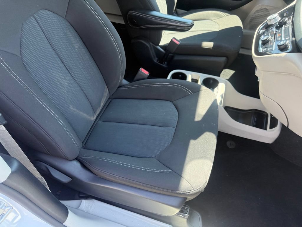 Used 2023 Chrysler Voyager LX FWD image 59