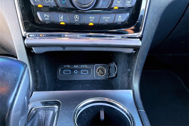 Used 2020 Jeep Grand Cherokee Altitude image 16