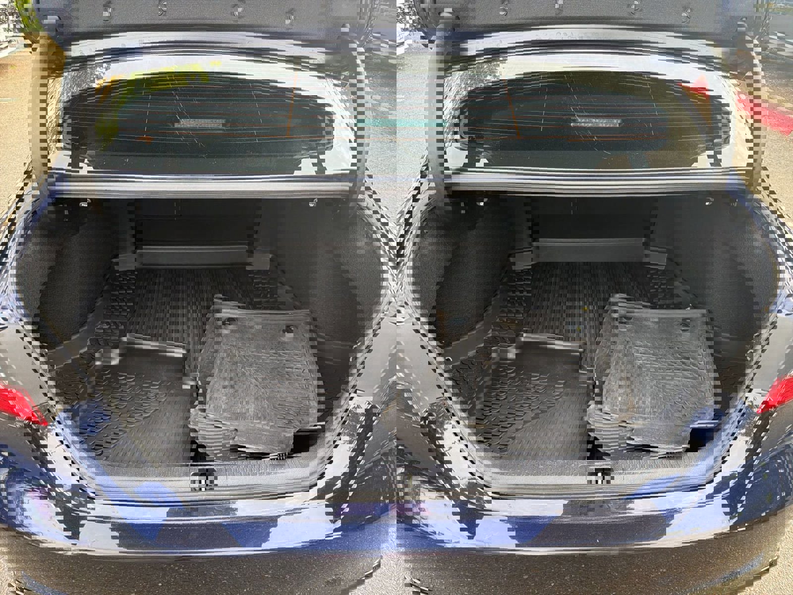 Used 2022 Toyota Camry SE w/ Cold Weather Package AWD/4WD image 11