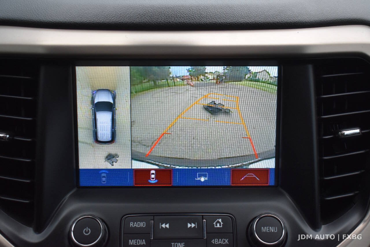 Used 2018 GMC Acadia Denali w/ Technology Package AWD/4WD image 27