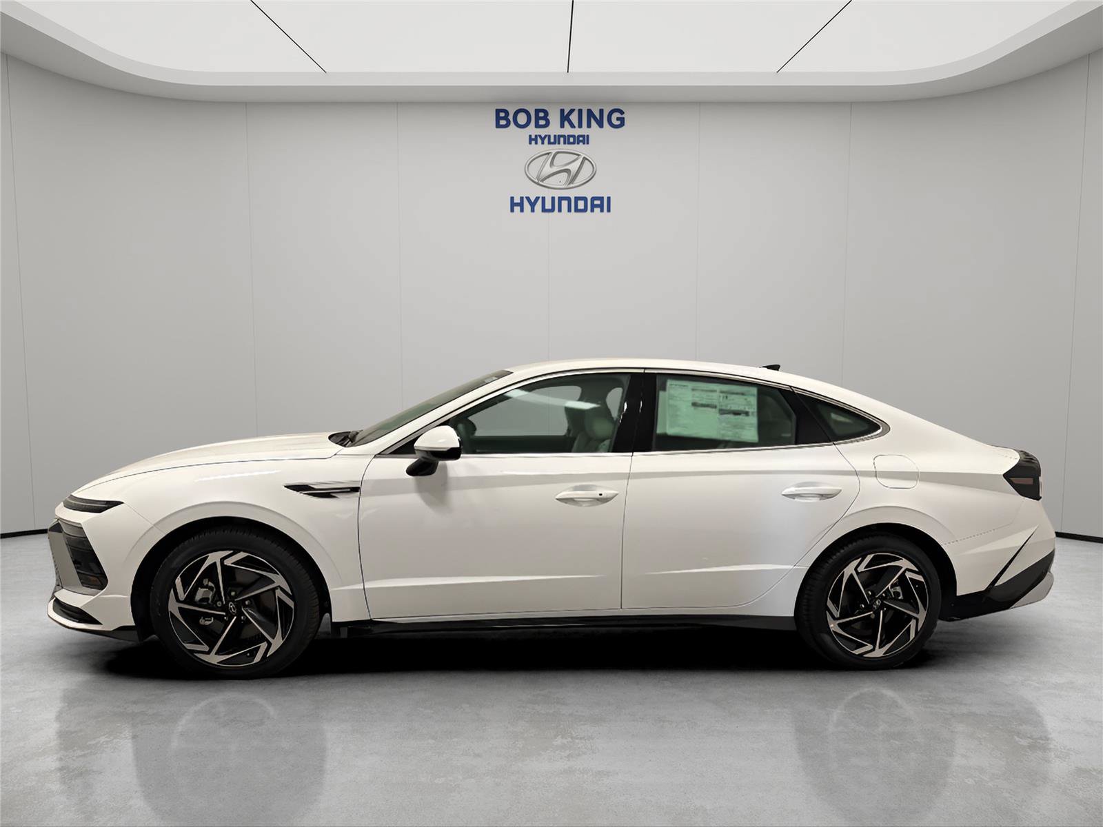 New 2026 Hyundai Sonata SEL FWD image 2