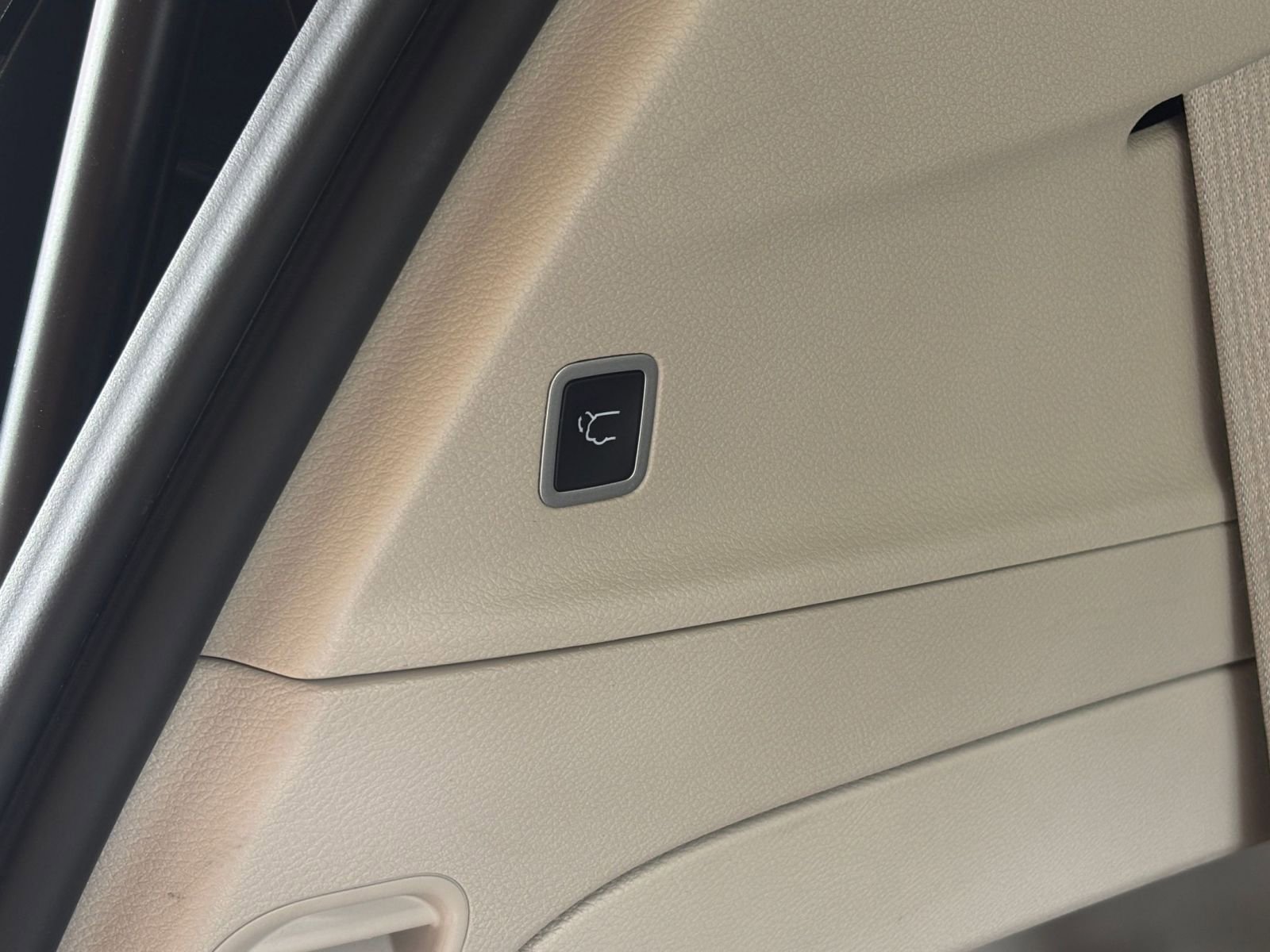 Used 2024 Chrysler Pacifica Touring-L FWD image 23
