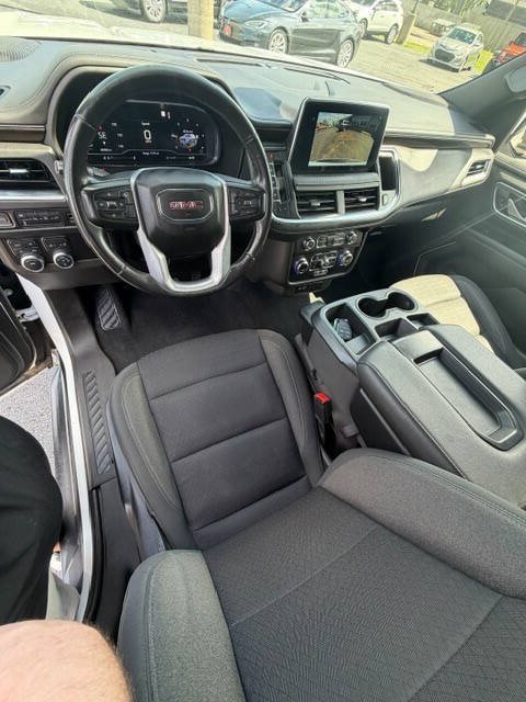 Used 2022 GMC Yukon SLE w/ Gmc Pro Safety Plus Package AWD/4WD image 11