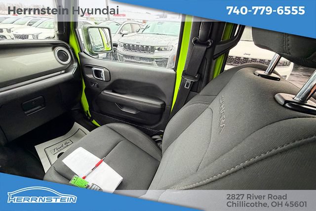 Used 2021 Jeep Wrangler Unlimited Sahara AWD/4WD image 11