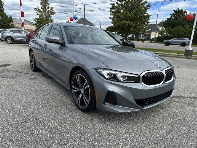 Used 2023 BMW 330i xDrive Sedan w/ Driving Assistance Package AWD/4WD image 11