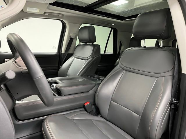 Used 2025 Ford Expedition Max Active AWD/4WD image 22