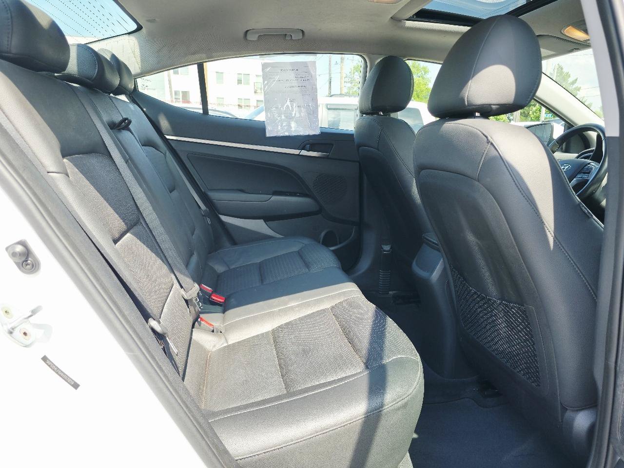 Used 2017 Hyundai Elantra Limited w/ Limited Tech Package 04 FWD image 18