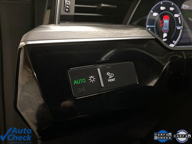 Used 2023 Audi e-tron Premium Plus w/ Premium Plus Package image 34
