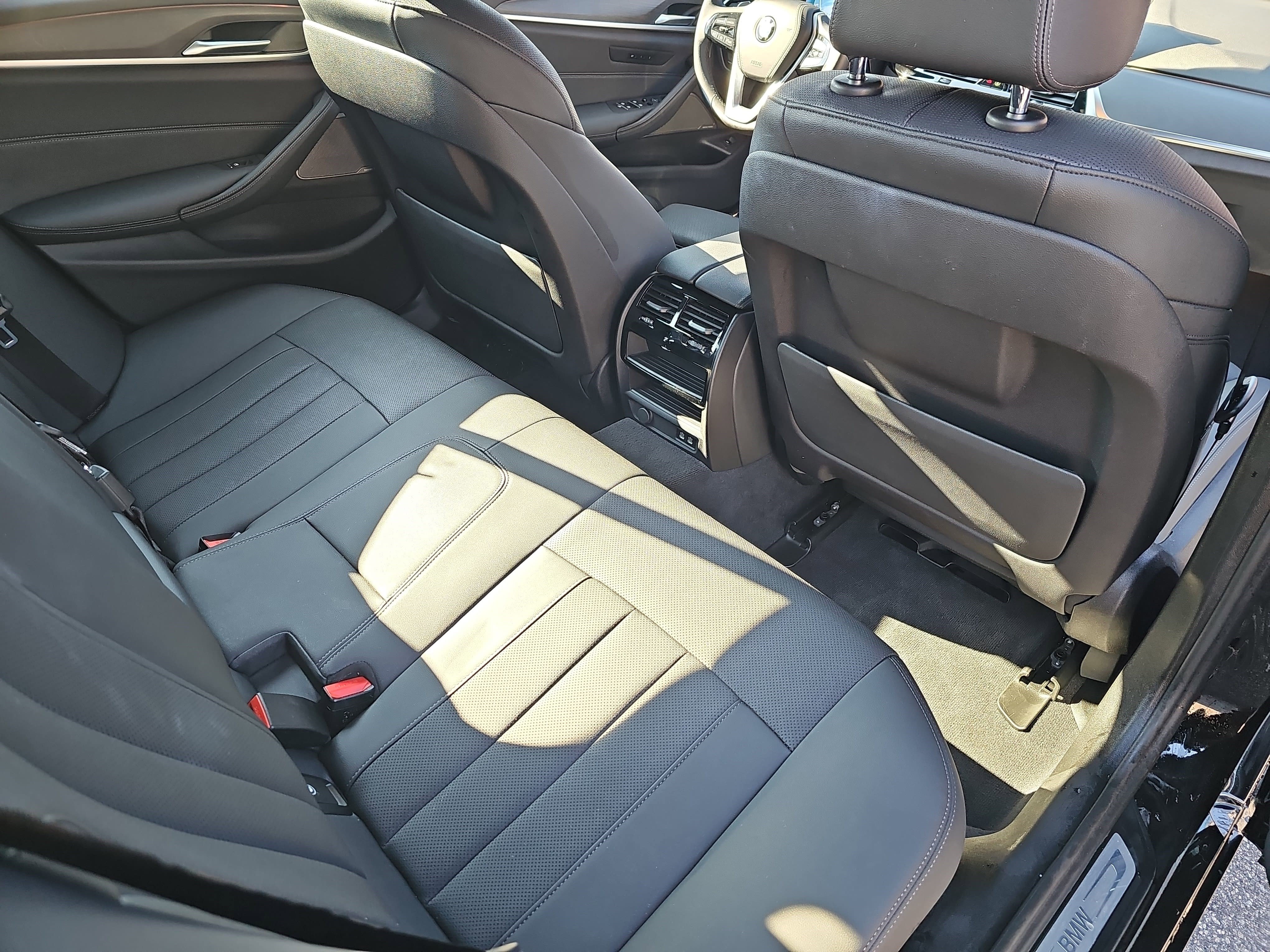 Certified 2023 BMW 530i w/ Premium Package image 11