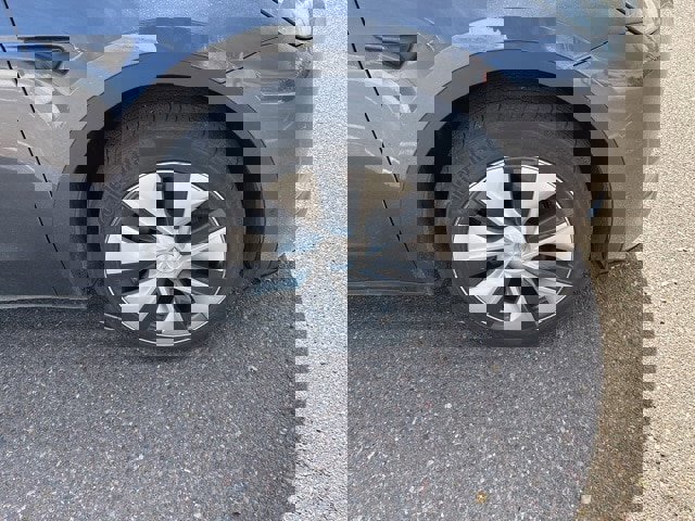 Used 2023 Tesla Model Y Long Range image 11