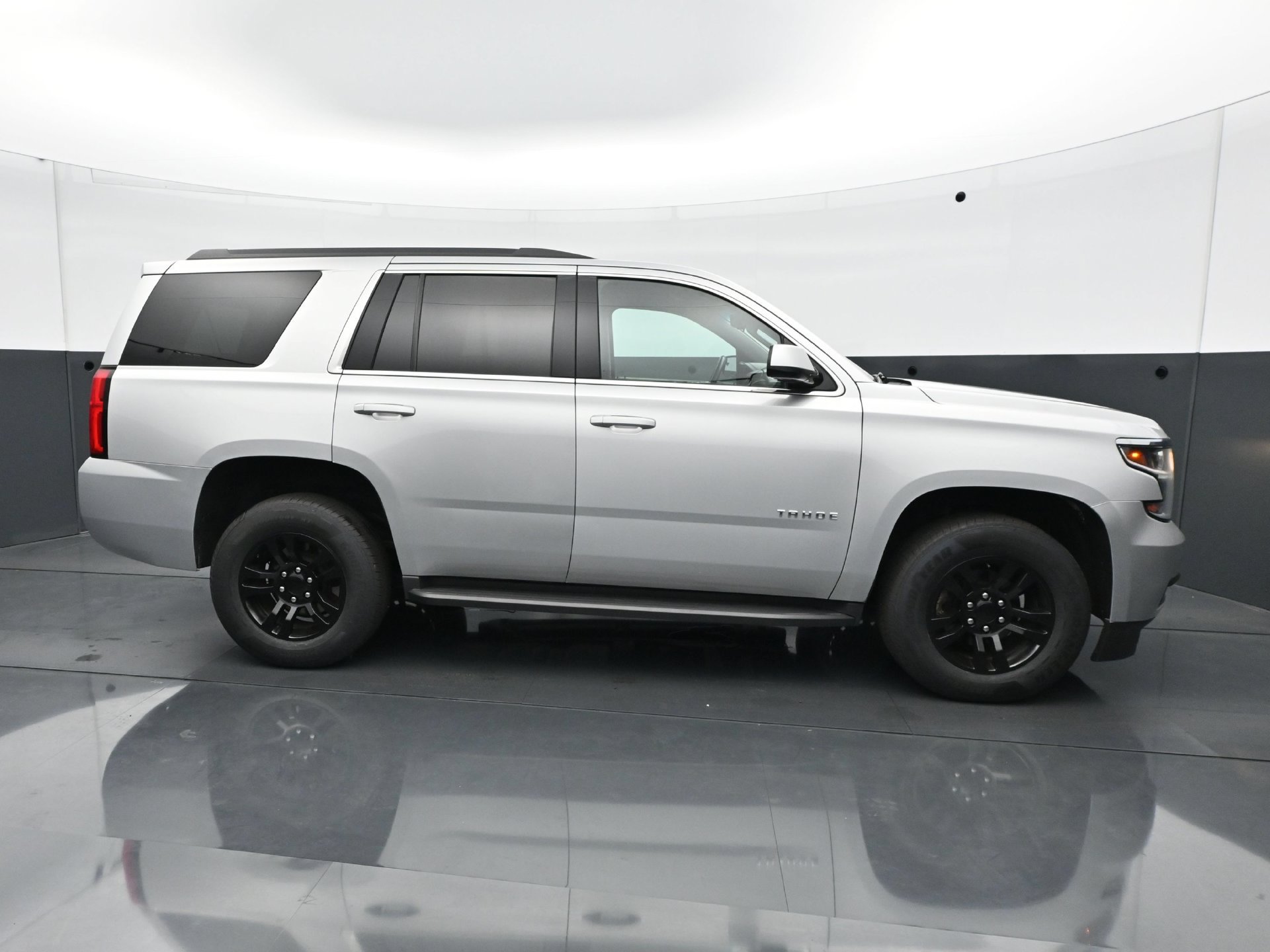 Used 2019 Chevrolet Tahoe LS AWD/4WD image 8