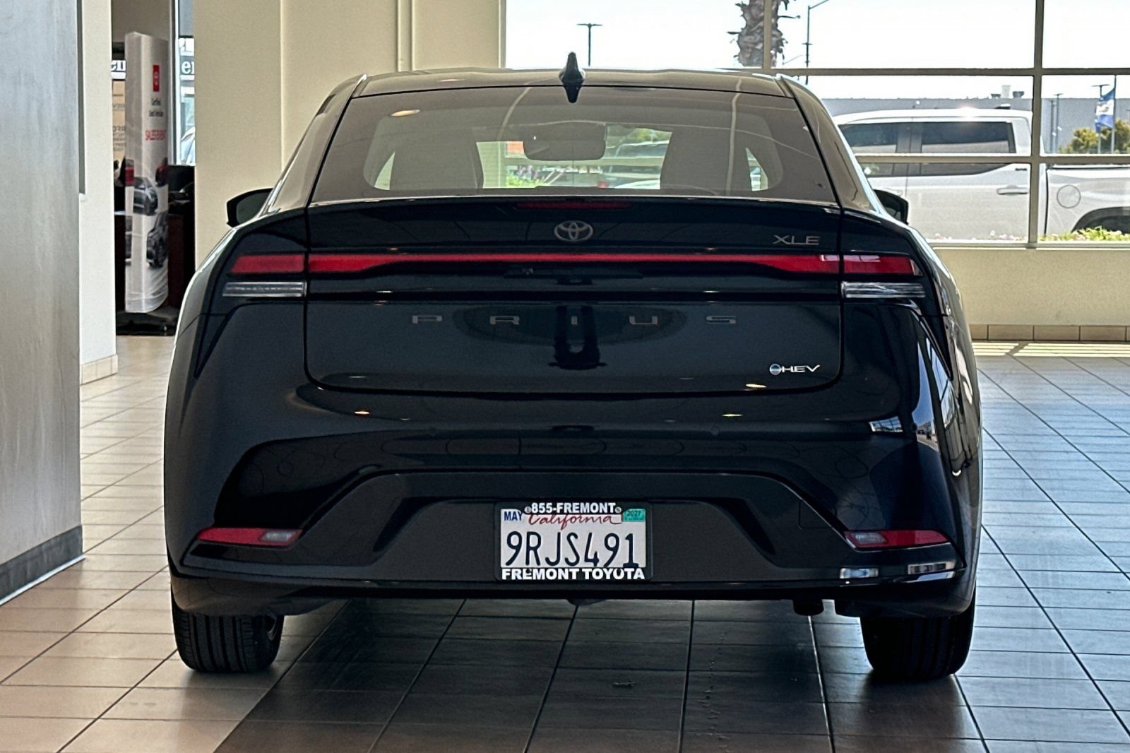Certified 2024 Toyota Prius XLE FWD image 5