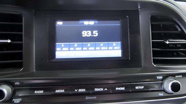 Used 2019 Hyundai Elantra SE w/ Cargo Package image 13