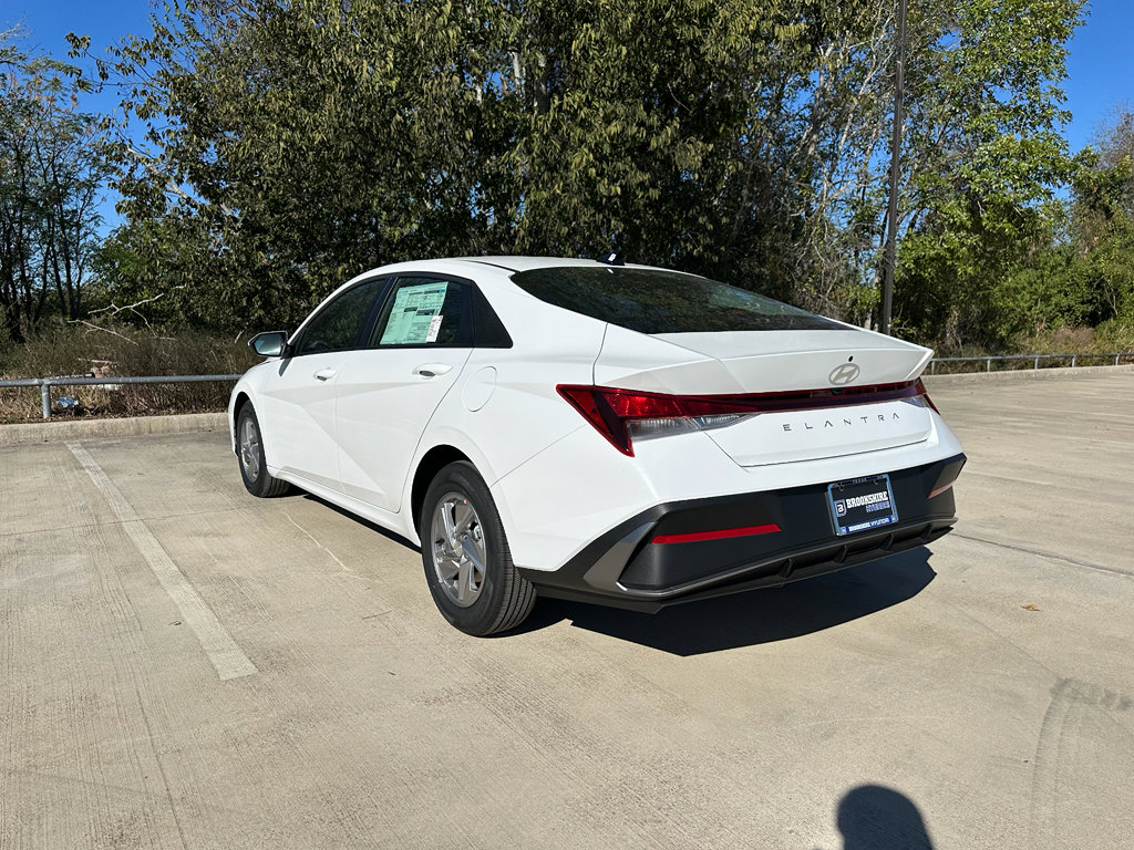 New 2026 Hyundai Elantra SE w/ Cargo Package image 6