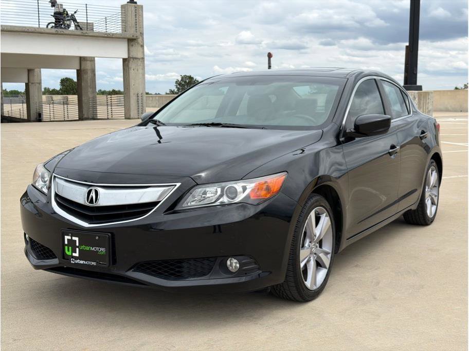 Used 2014 Acura ILX w/ Technology Package FWD image 3